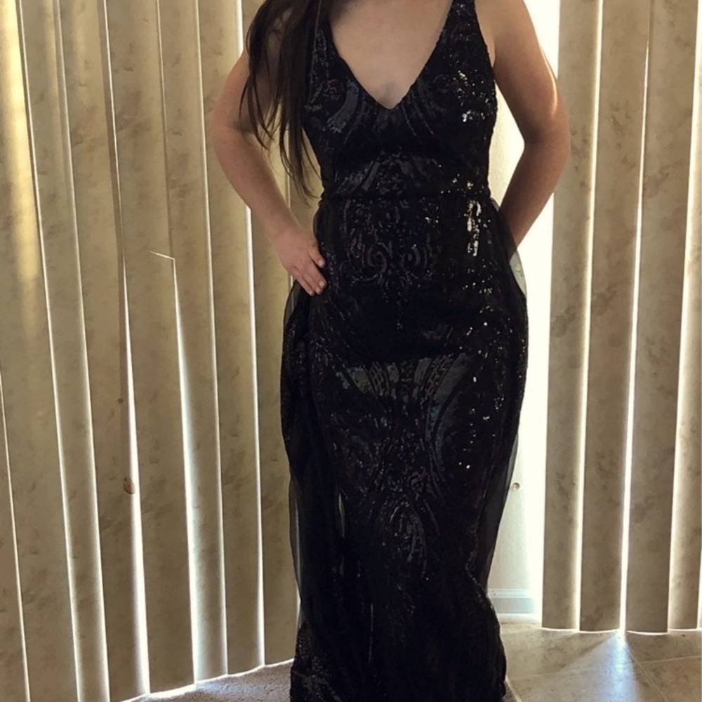 New black sequin patterned prom dress